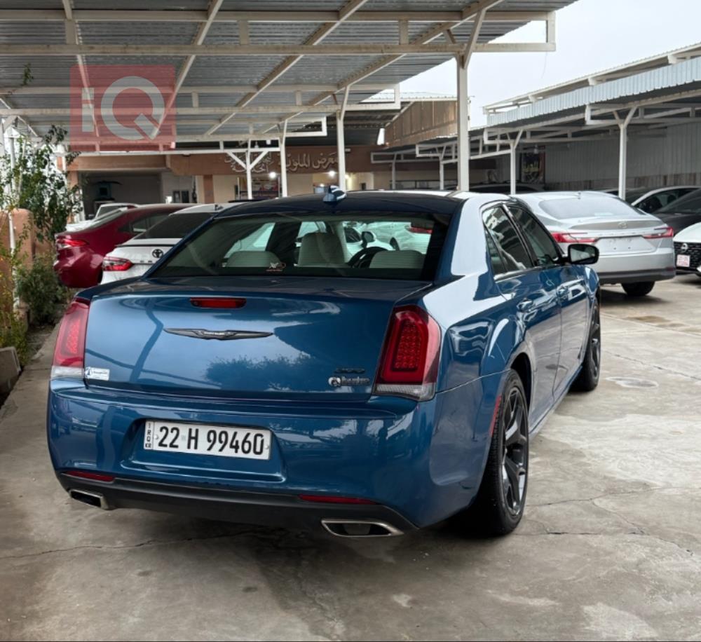 کرایسلەر 300